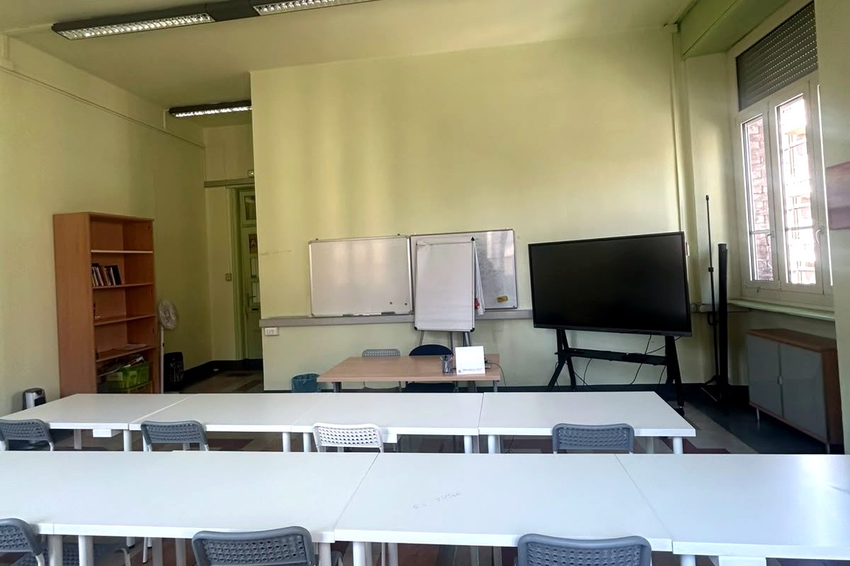 Aula di Effetto con schermo interattivo e lavagna, Torino